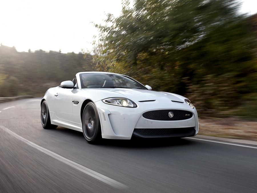  Jaguar XKR-S Convertible 2011 года  (UK) (фото 12 из 16)
